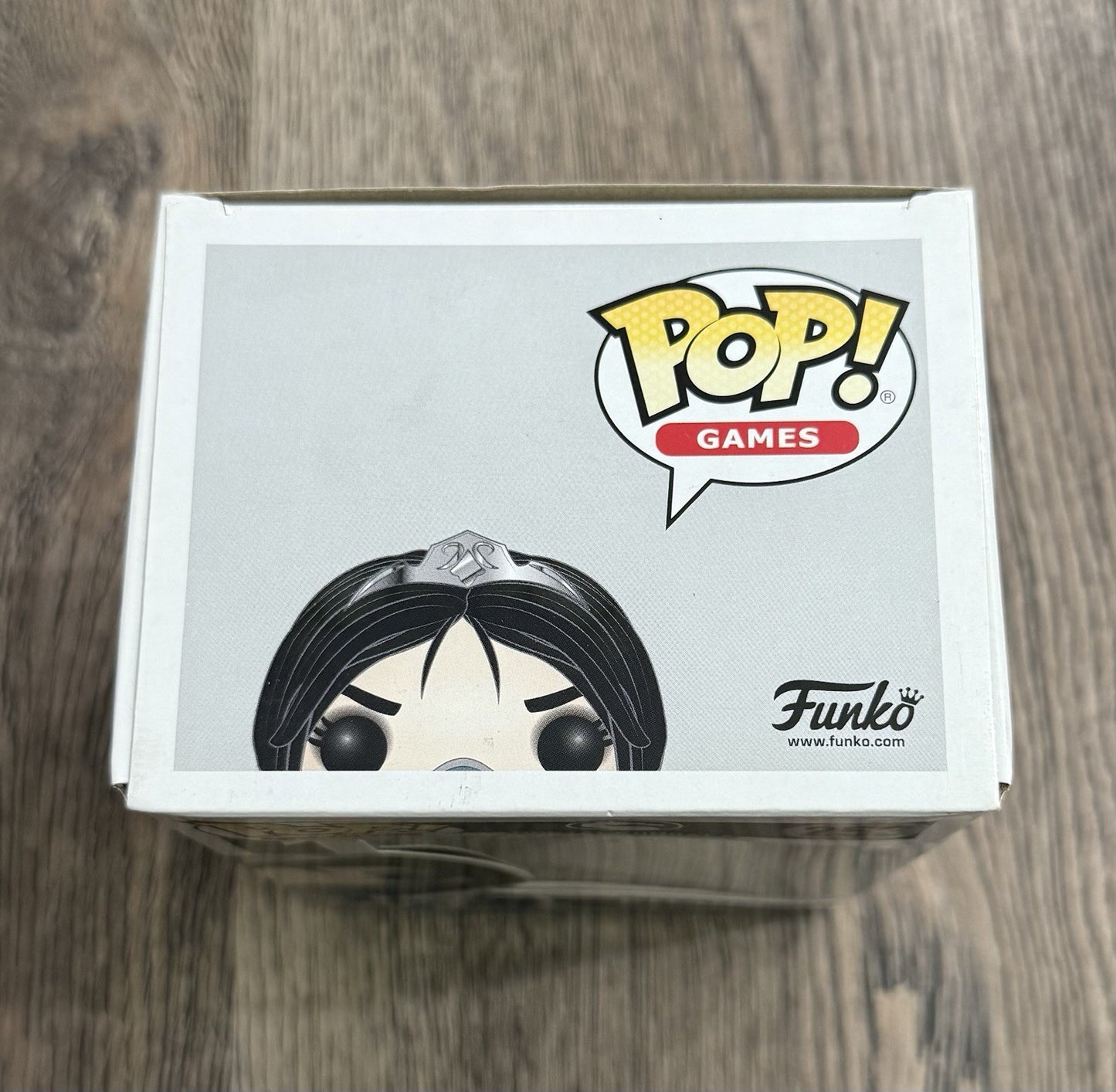Funko Pop! Games - Mortal Kombat X: Kitana #253 Vaulted w/ Protector BOX DAMAGE