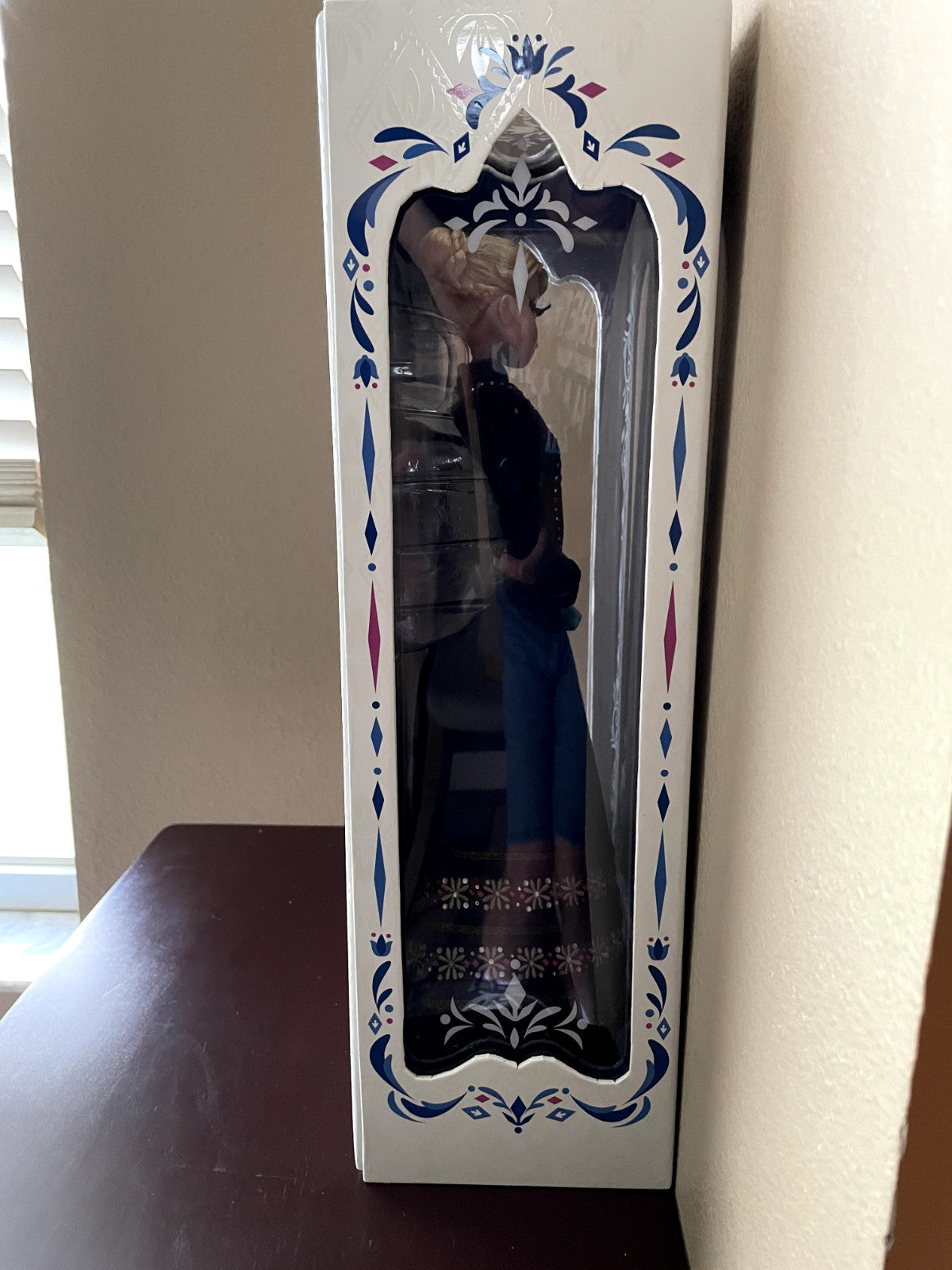 NEW Disney Store Frozen Purple Regal Elsa 17" Doll Limited Edition of 5000 w/COA