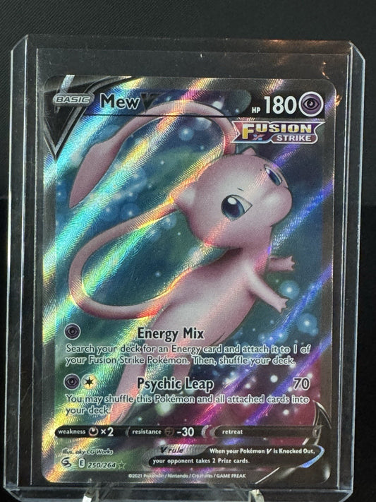 Pokémon Mew v TCG Full Art Holo Rare Card 250/264 Fusion Strike