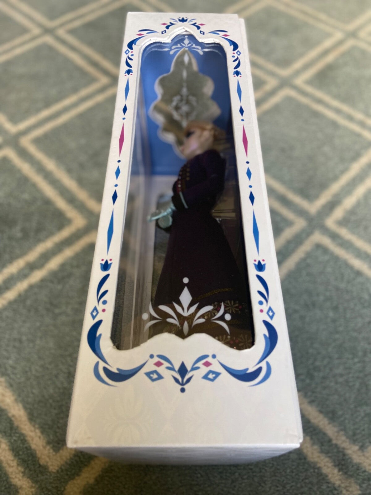 DISNEY FROZEN REGAL ELSA DOLL LIMITED EDITION OF 5000 NIB 17" NIB