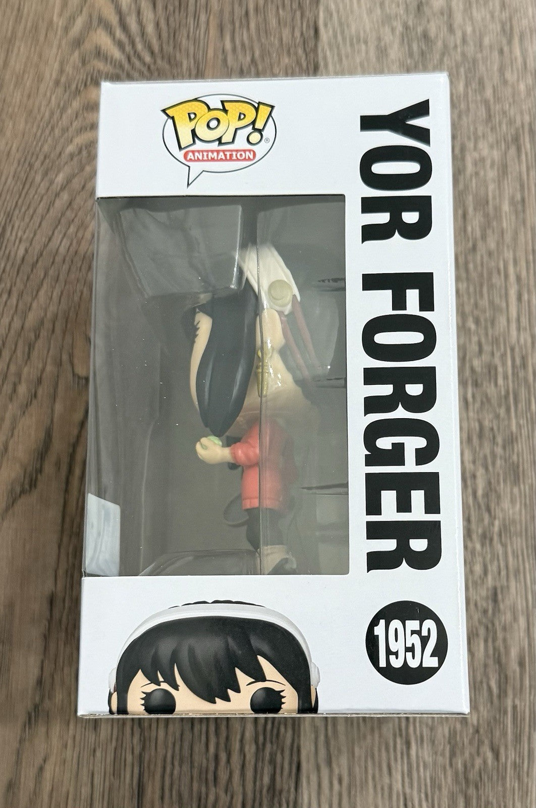 Funko Pop! Spy X Family - Yor Forger #1952 CHASE Exclusive w/ Protector