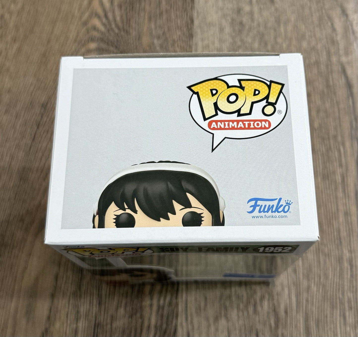 Funko Pop! Spy X Family - Yor Forger #1952 CHASE Exclusive w/ Protector