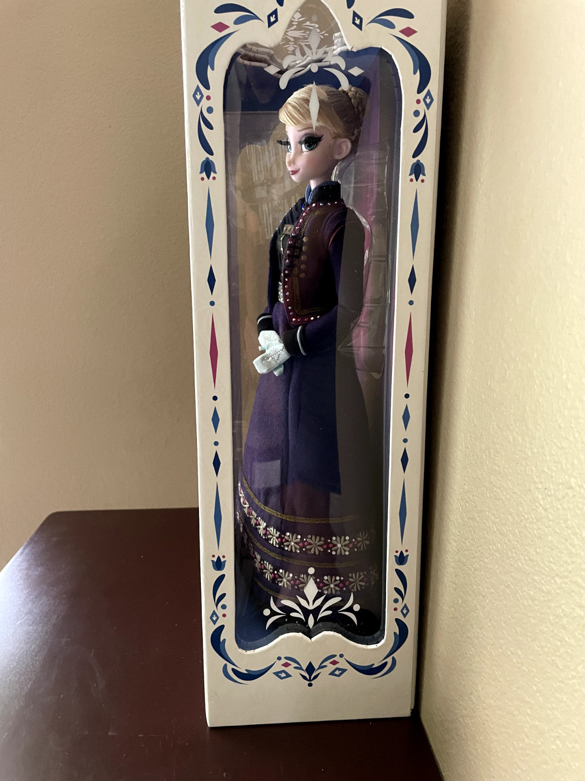 NEW Disney Store Frozen Purple Regal Elsa 17" Doll Limited Edition of 5000 w/COA