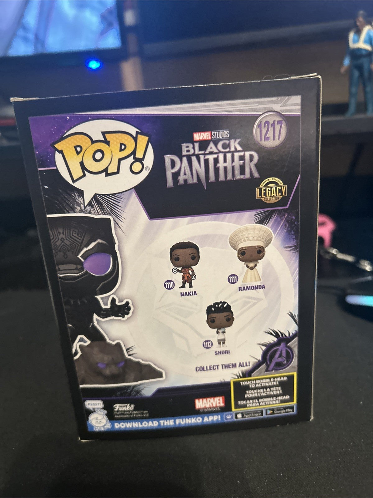 Funko Pop! Vinyl: Marvel Black Panther - Black Panther - Funko Exclusive - #1217