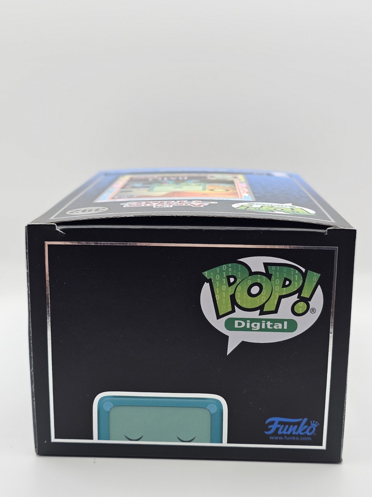 Funko Pop! Digital #392 Adventure Time S2 BMO Grail LE 696 + Pop shield Armor