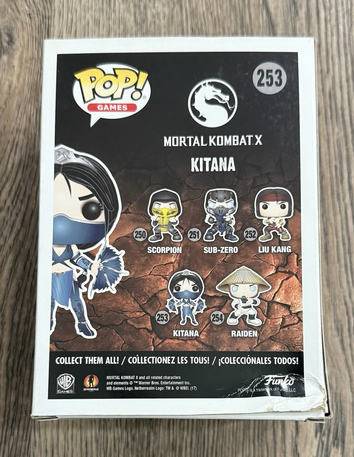 Funko Pop! Games - Mortal Kombat X: Kitana #253 Vaulted w/ Protector BOX DAMAGE