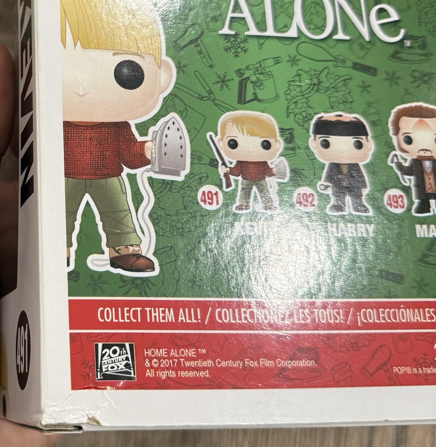 Funko Pop! Home Alone - Kevin McCallister #491 Vaulted w/ Protector BOX FLAWS