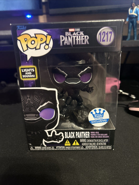 Funko Pop! Vinyl: Marvel Black Panther - Black Panther - Funko Exclusive - #1217