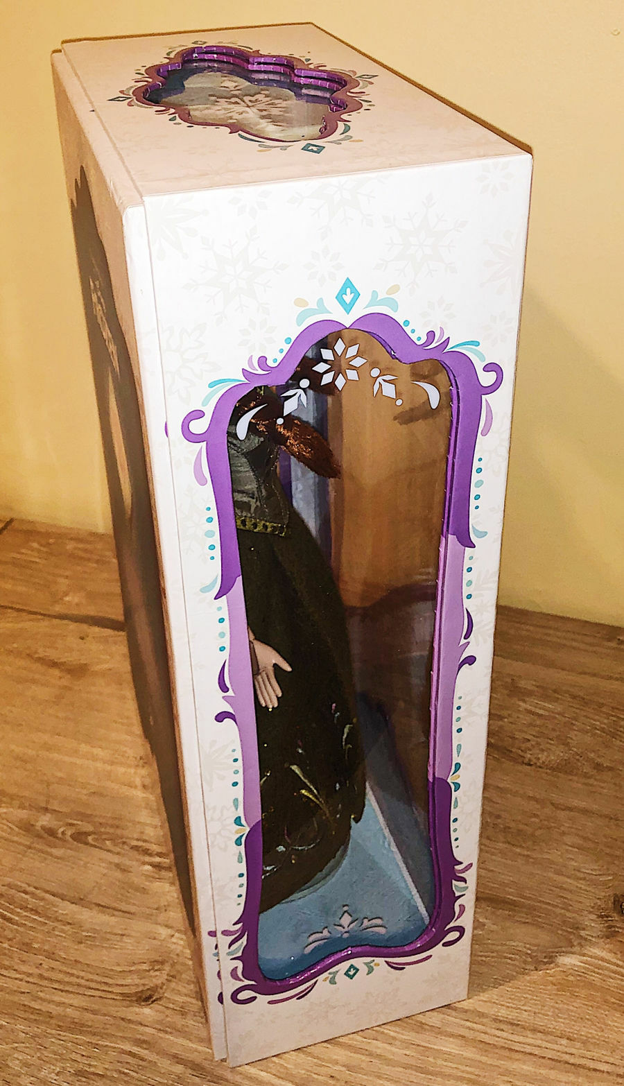 Disney Store Anna Regal Limited Edition Frozen 17" Doll