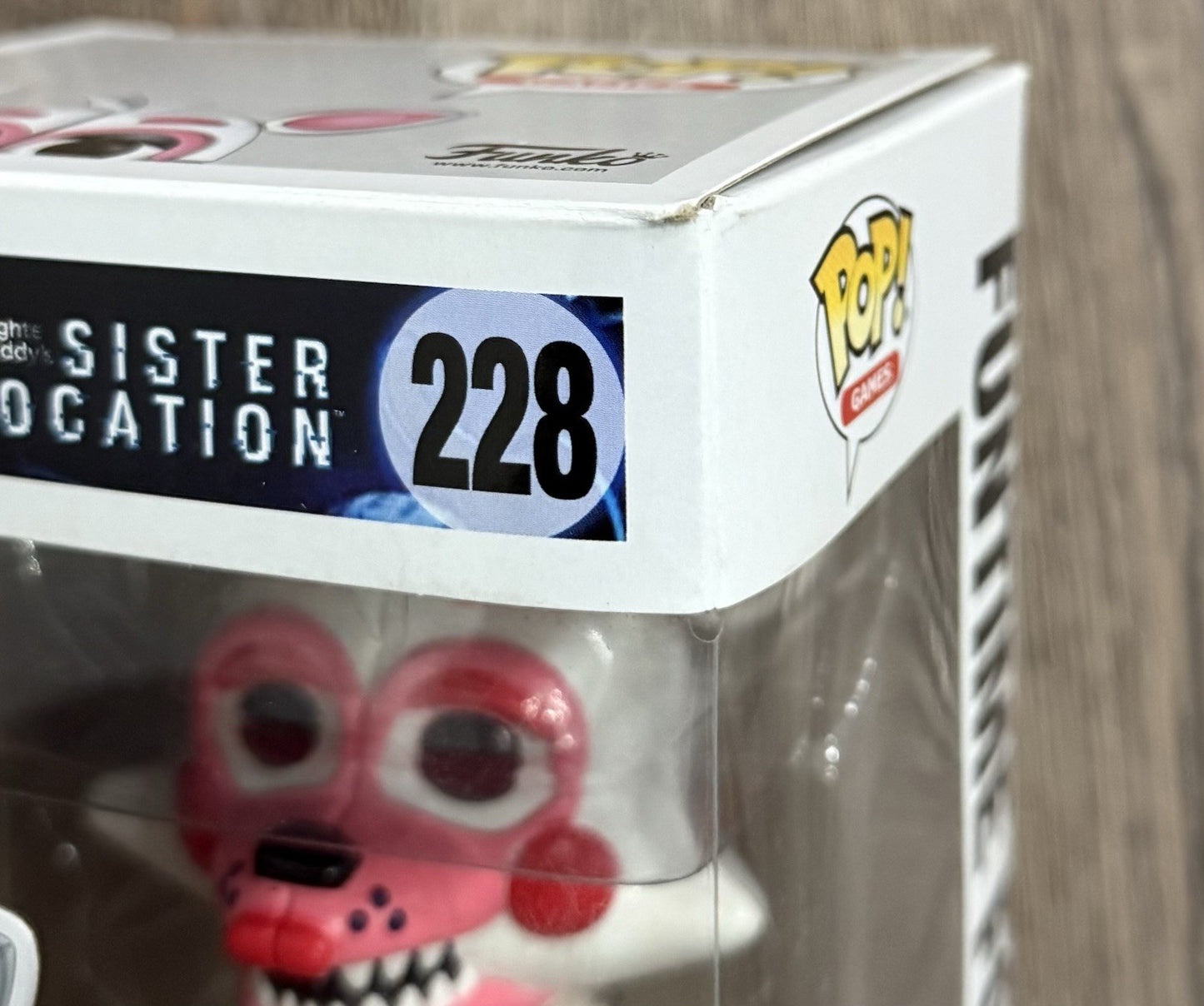 Funko Pop! FNAF Five Night’s At Freddy’s: Funtime Foxy #228 Vaulted Box Flaws