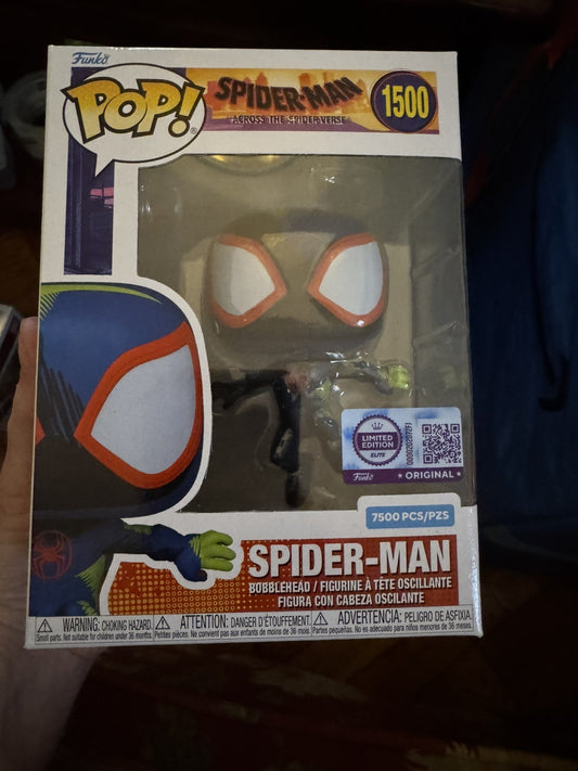 Spider-man Funko Pop! # 1500 7500 LE w/ Protector