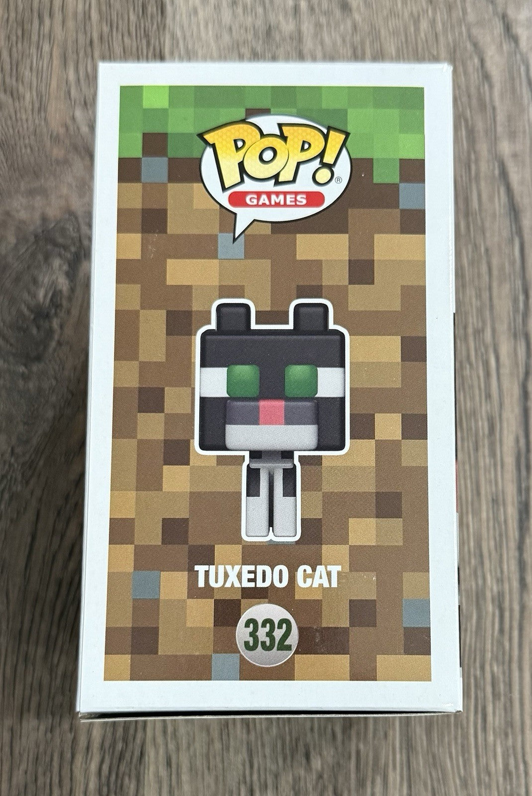 Funko Pop! Games - Minecraft: Tuxedo Cat #332 CHASE w/ Protector